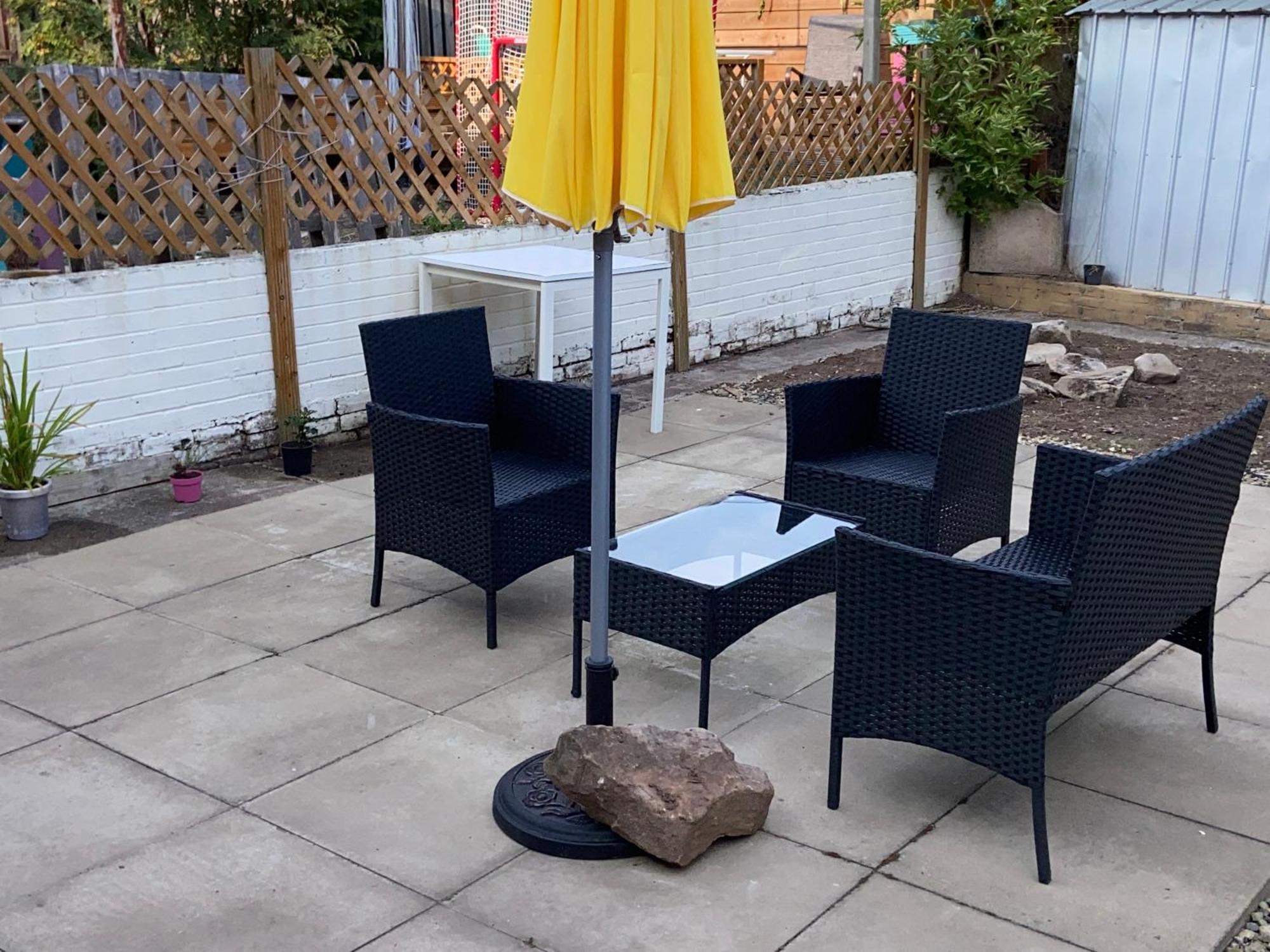Kilwinning Private Lounge And Double Room מראה חיצוני תמונה
